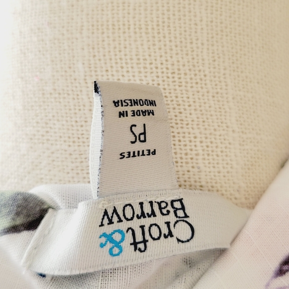 Croft & Barrow floral button down size sp - Picture 5 of 6